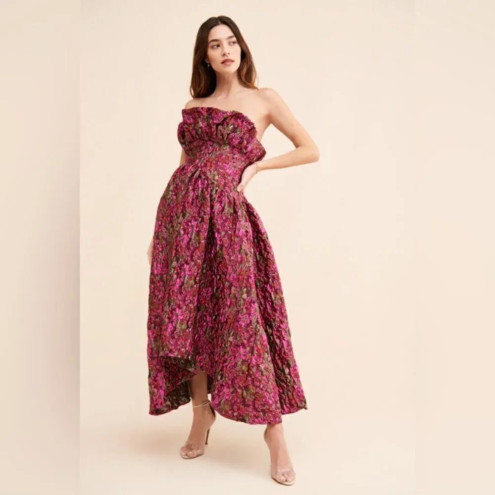 Elliatt Camellia Strapless Gown